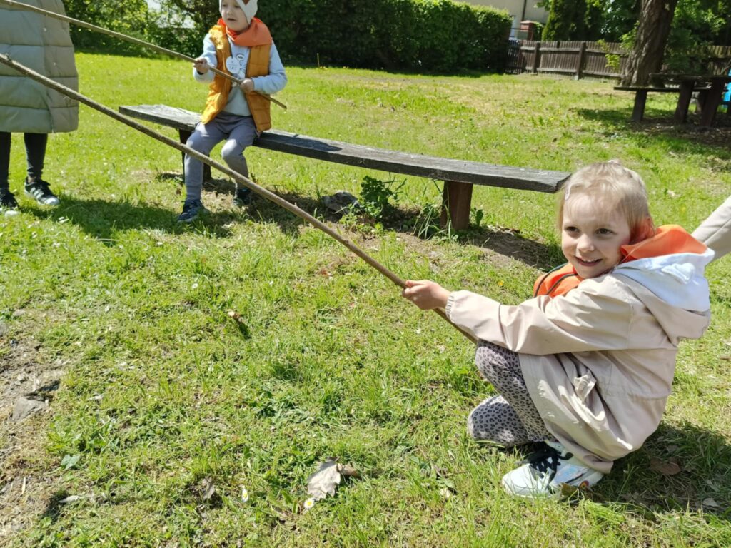 Leśna przygoda naszych „Biedronek”