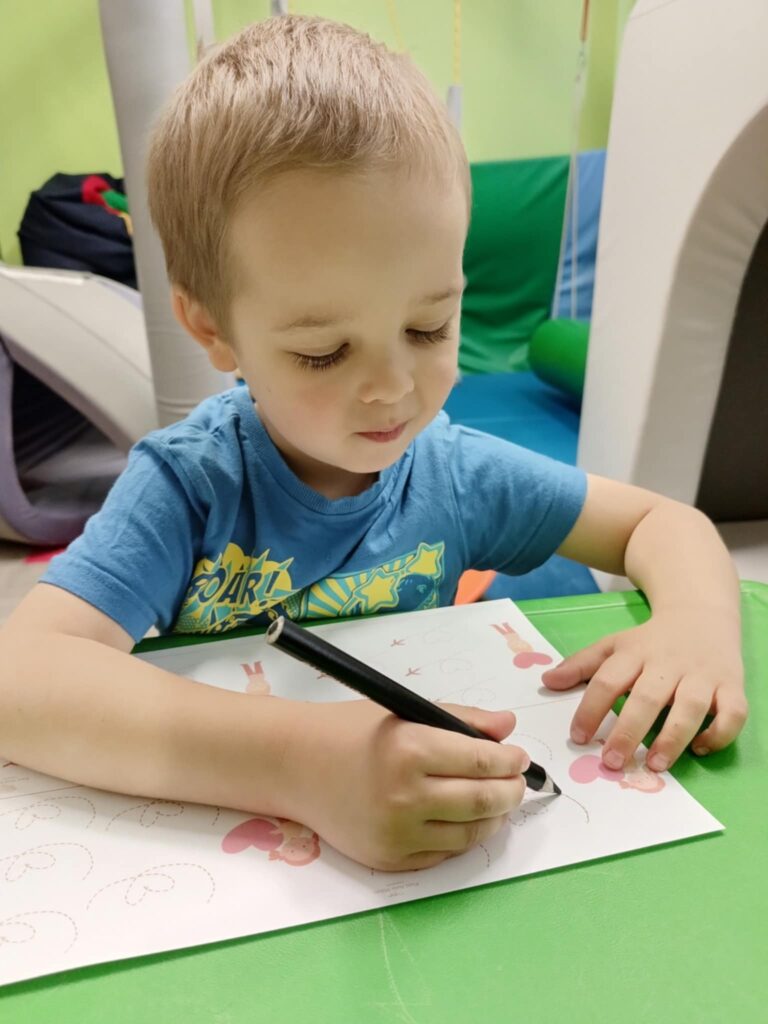 kolorowe zajęcia logopedyczne