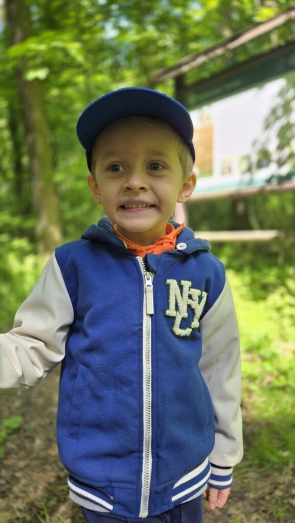 Leśna przygoda naszych „Biedronek”