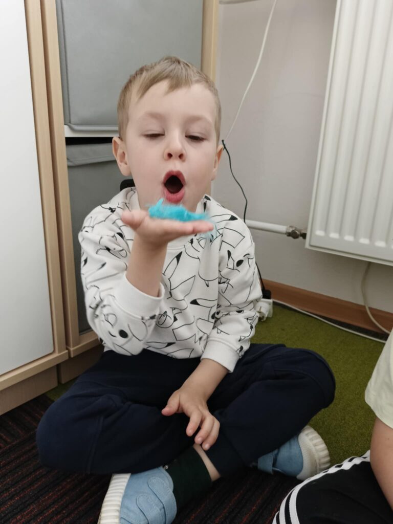 kolorowe zajęcia logopedyczne