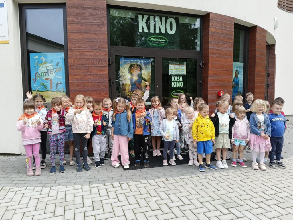 "Biedronki” wybrały się do kina