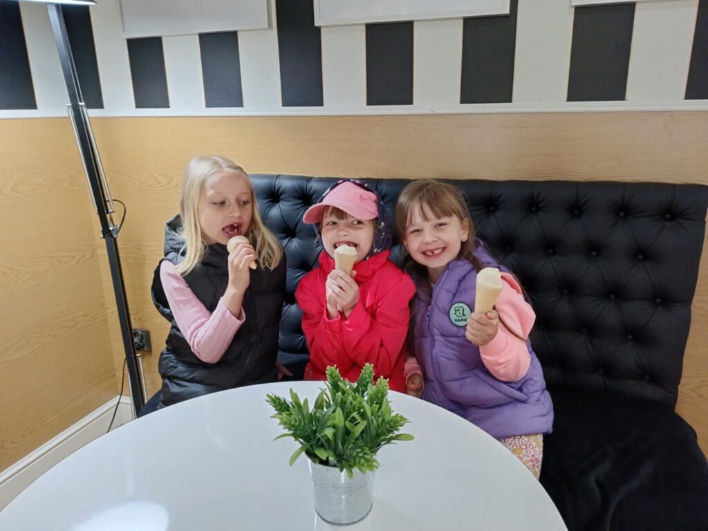 biedronki w lodziarni