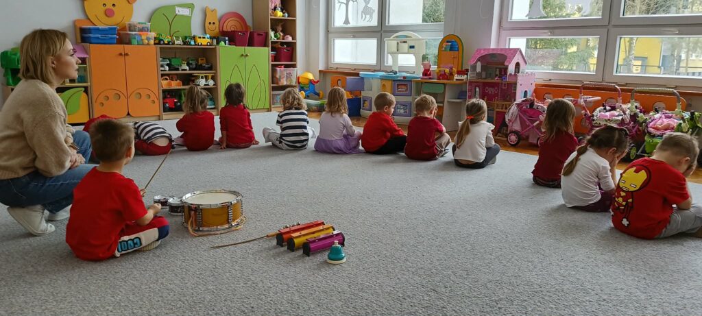„Słoneczka” realizują Program „Poznaję Dźwięki”