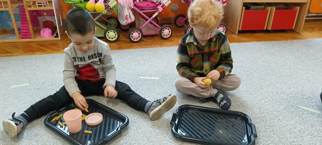 „Słoneczka” realizują Program „Poznaję Dźwięki”