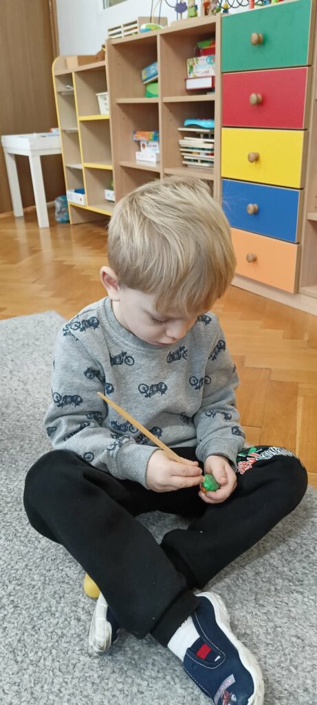 „Słoneczka” realizują Program „Poznaję Dźwięki”