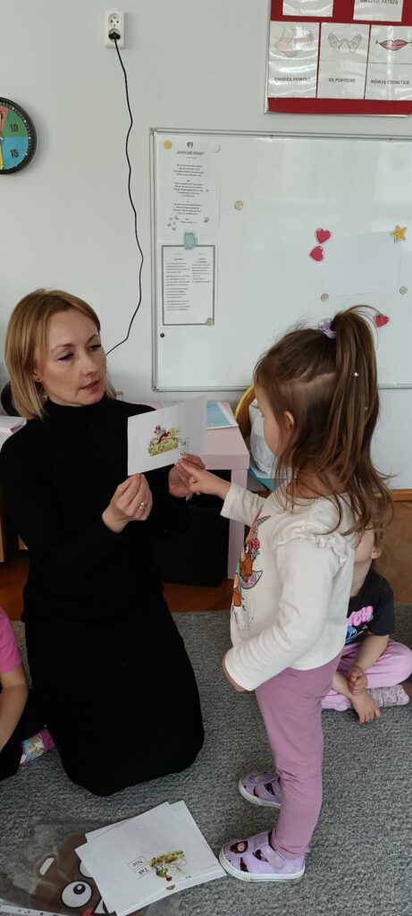 Dzieci z grupy „Słoneczka” poznają zasady dbania o środowisko