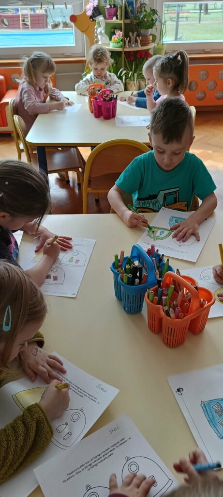 Dzieci z grupy „Słoneczka” poznają zasady dbania o środowisko