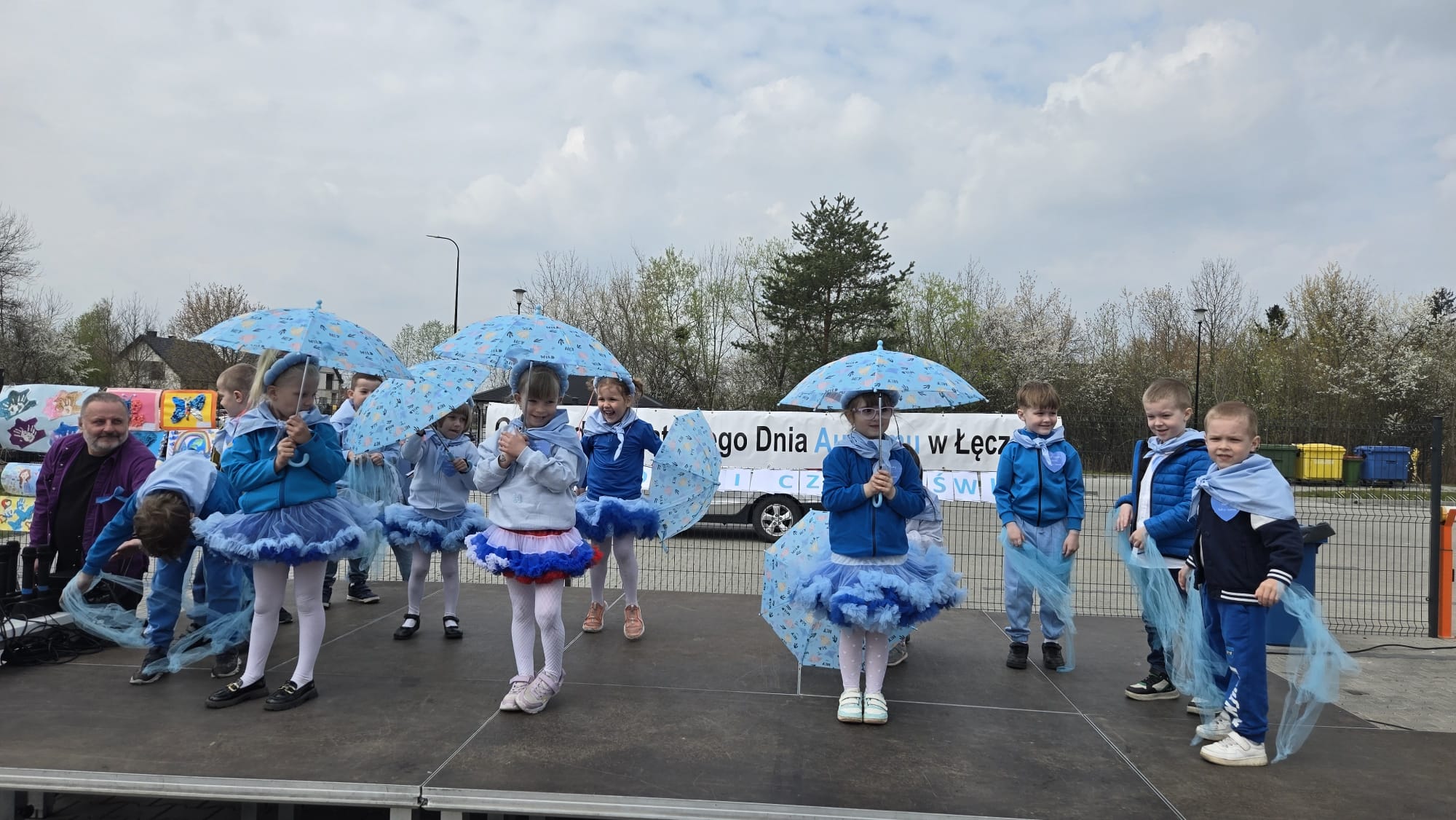 Integracyjnego Festiwalu Artystycznego „TAK WIDZĘ I CZUJĘ ŚWIAT”