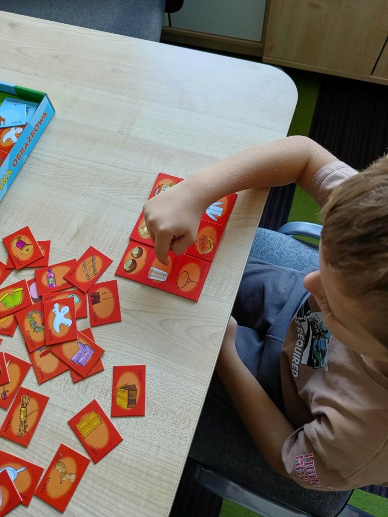 Bawimy się słowami – zajęcia rewalidacyjne z logopedii