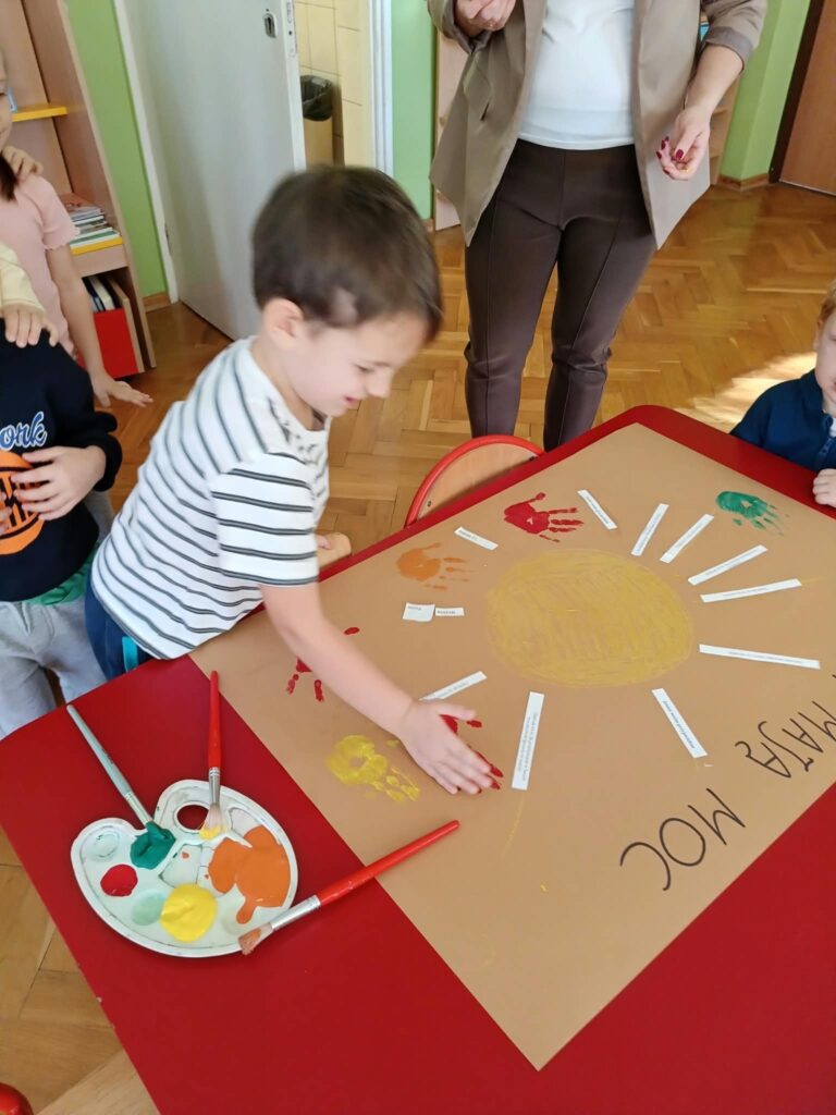 Dzieciństwo mocy bez przemocy