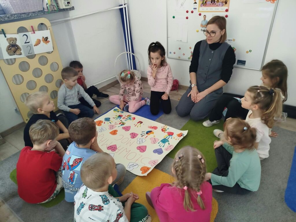 Dzieciństwo mocy bez przemocy