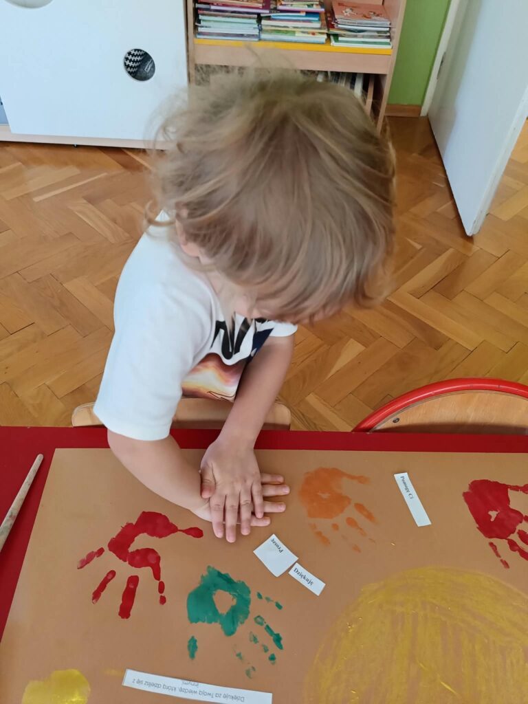 Dzieciństwo mocy bez przemocy