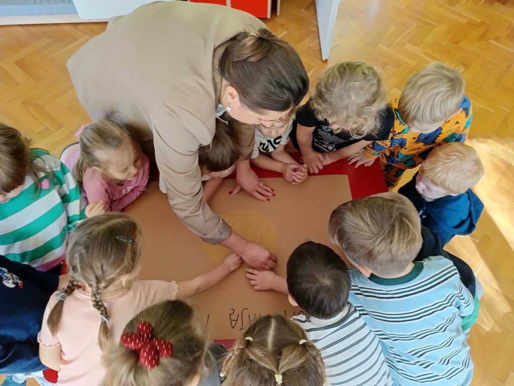 Dzieciństwo mocy bez przemocy