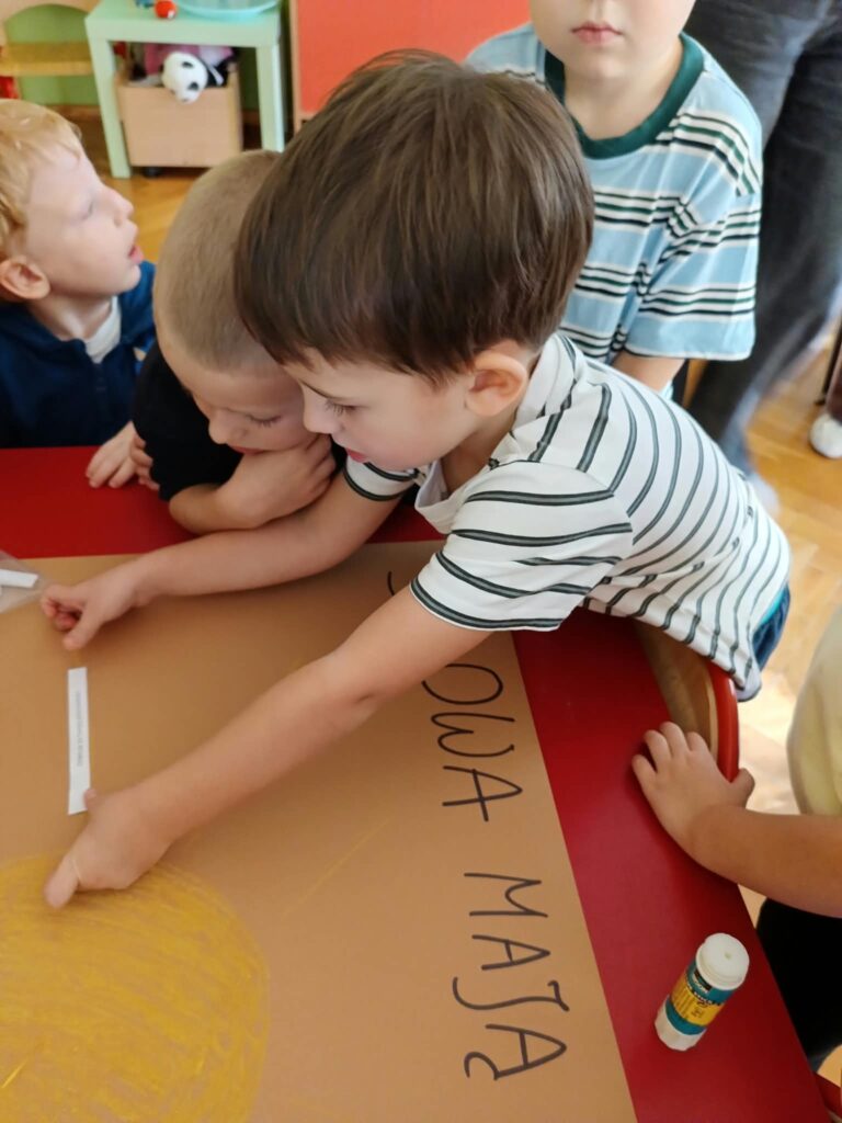 Dzieciństwo mocy bez przemocy